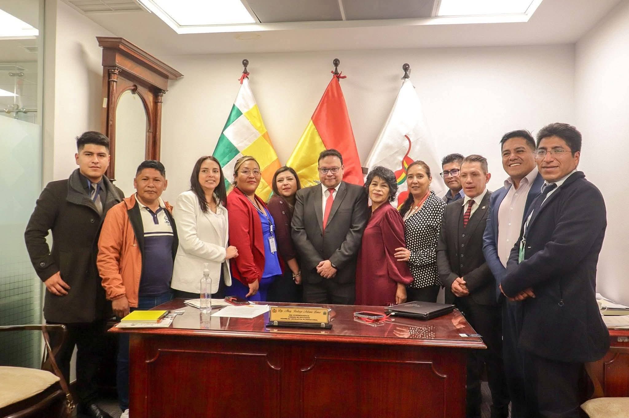 𝐂𝐀𝐈𝐍𝐂𝐎 𝐄L ALTO se Reunió con Vice Presidente de la Cámara de Diputados, Brigada Parlamentaria Paceña