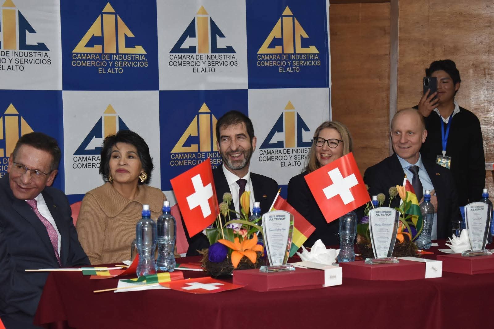 La Ciudad de El Alto y Suiza, desde la Recepción organizada por la Cámara, CAINCO EL ALTO, y la Embajada de Suiza en Bolivia