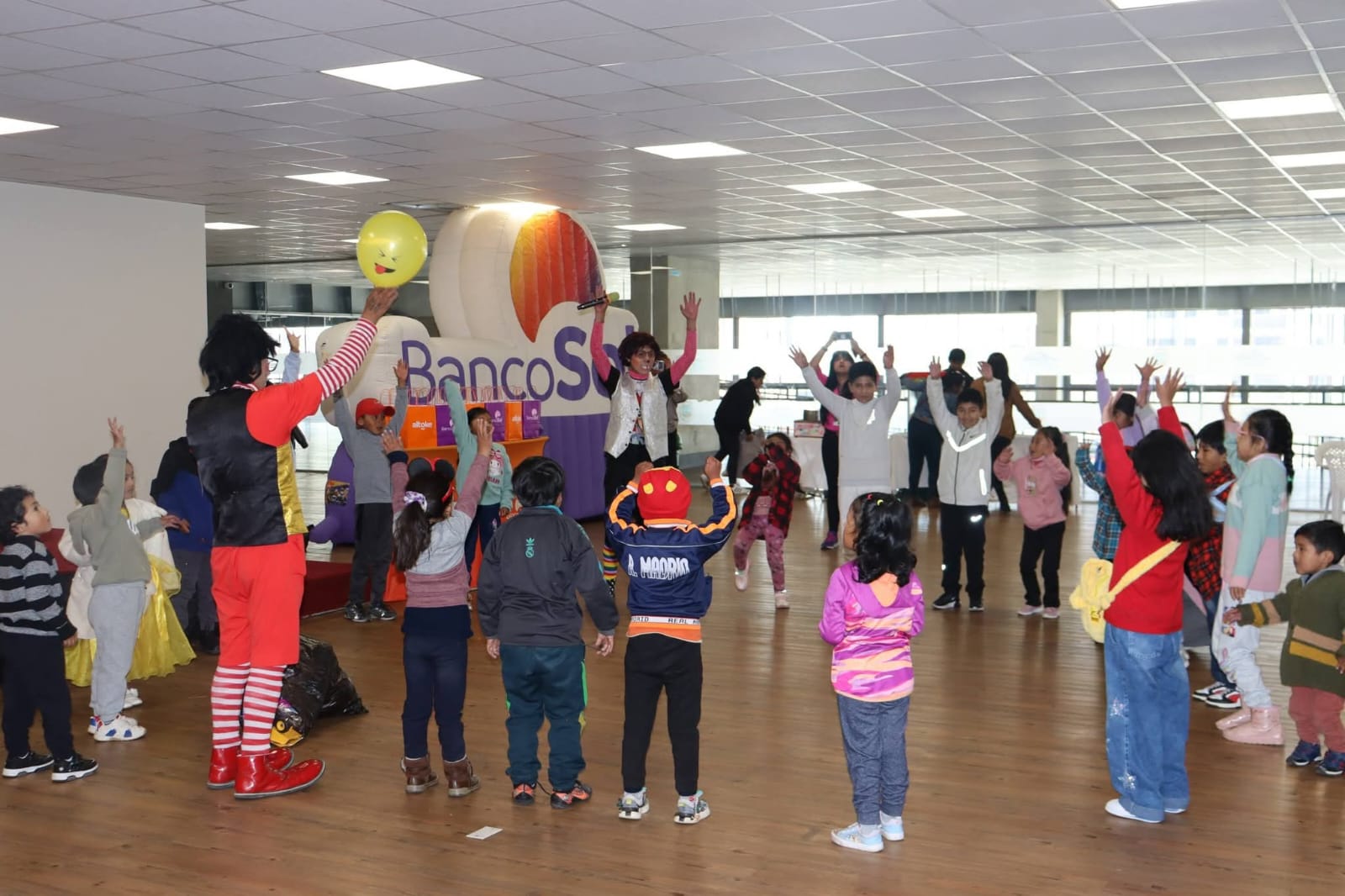 CAINCO EL ALTO Y BANCOSOL CELEBRAN EL DÍA DEL NIÑO CON ALEGRÍA Y COMPROMISO SOCIAL