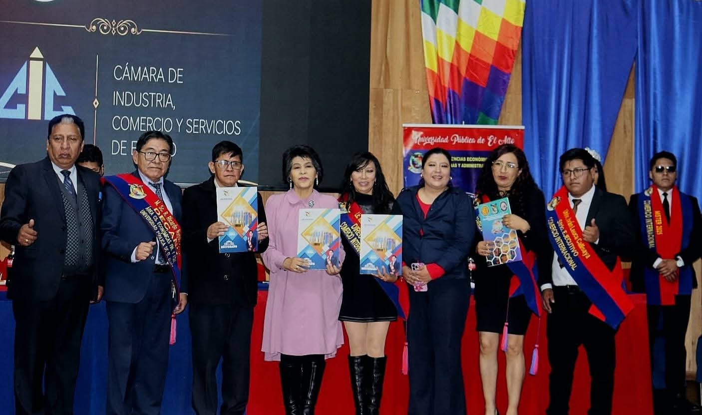 CAINCO EL ALTO Y LA UPEA FIRMAN CONVENIO ESTRATÉGICO EN EL 15º ANIVERSARIO DE LA CARRERA DE COMERCIO INTERNACIONAL